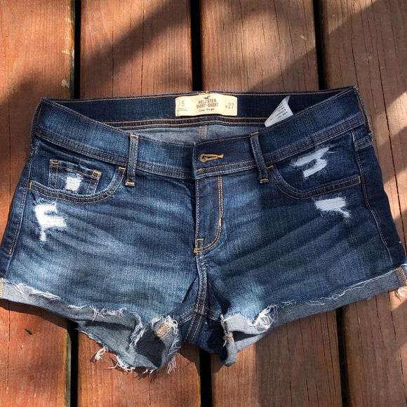 Hollister Pants - Cuffed Hollister Low-Rise Short Shorts
